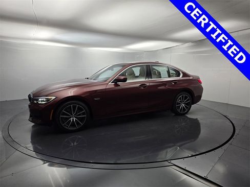 Used 2022 BMW 330e w/ Premium Package image 5