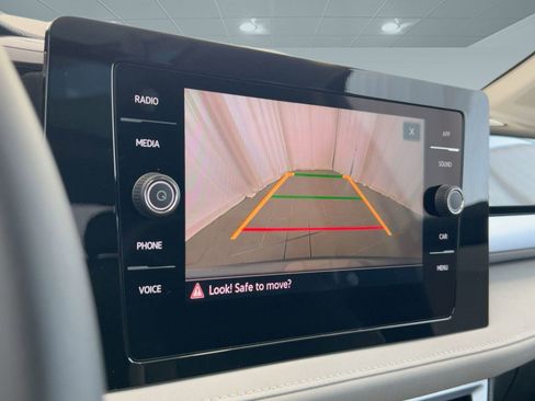 New 2026 Volkswagen Taos SE image 25