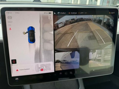 Used 2022 Tesla Model 3 image 15