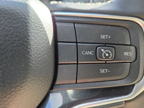 Used 2024 Jeep Wagoneer 4WD w/ Premium Group I image 20