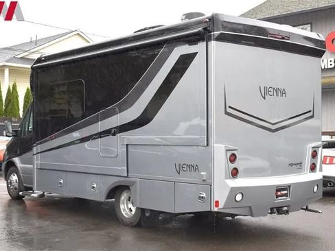 Used 2019 Mercedes-Benz Sprinter 170 image 3
