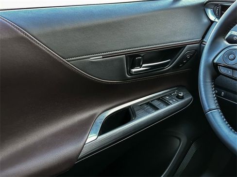 Certified 2024 Toyota Venza XLE image 24