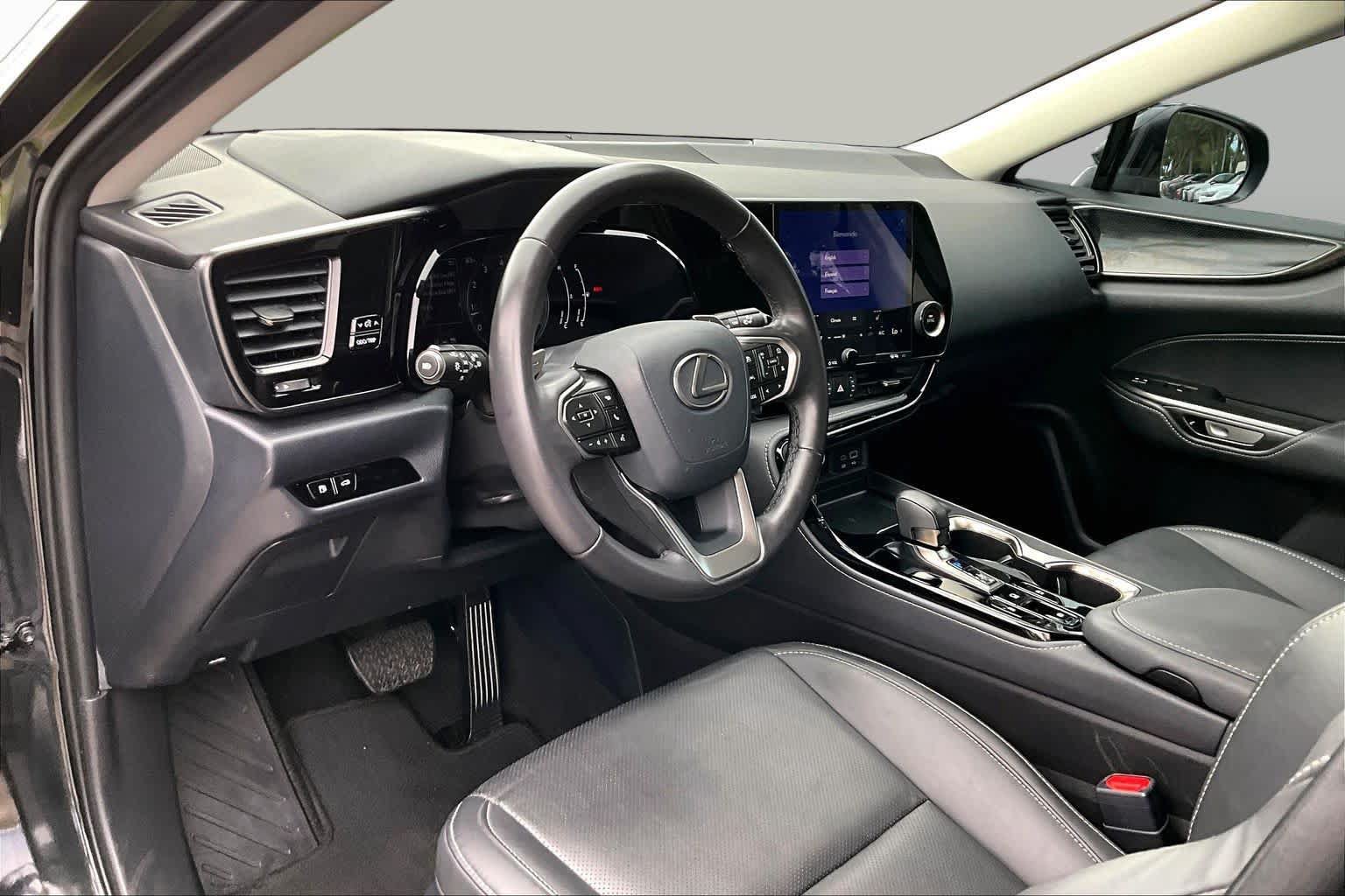 Used 2025 Lexus NX 250 FWD w/ Accessory Package (Z2) image 18