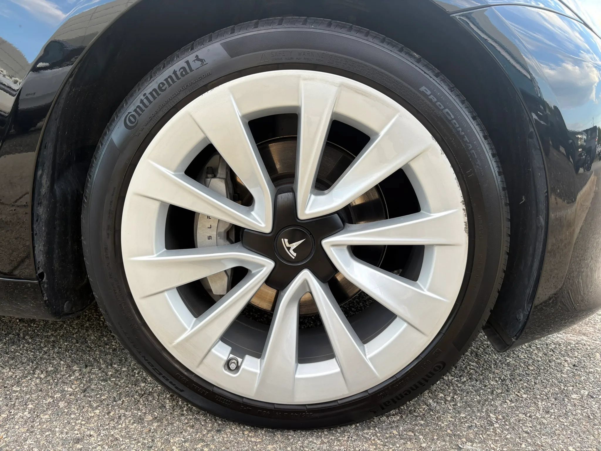Used 2023 Tesla Model 3 Long Range AWD/4WD image 32