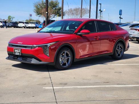 New 2026 Kia K4 FWD image 2