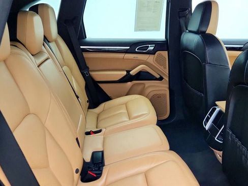 Used 2017 Porsche Cayenne S w/ Premium Package AWD/4WD image 23