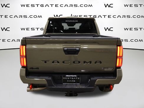 Used 2025 Toyota Tacoma TRD Off-Road image 4