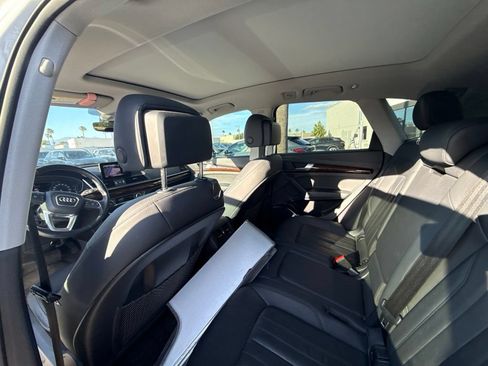 Used 2020 Audi Q5 2.0T Premium w/ Convenience Package AWD/4WD image 28