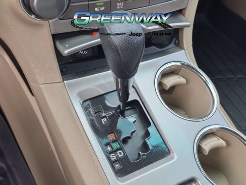Used 2012 Toyota Highlander FWD image 19