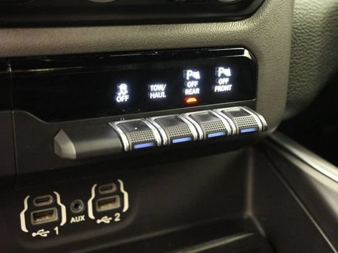 Used 2021 RAM 1500 Laramie w/ Sport Appearance Package AWD/4WD image 28