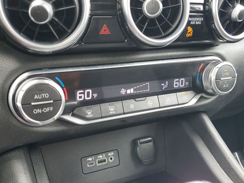 Certified 2021 Nissan Sentra SV image 22