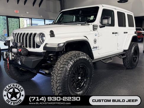 Used 2025 Jeep Wrangler Unlimited Sahara w/ Safety Group AWD/4WD image 12