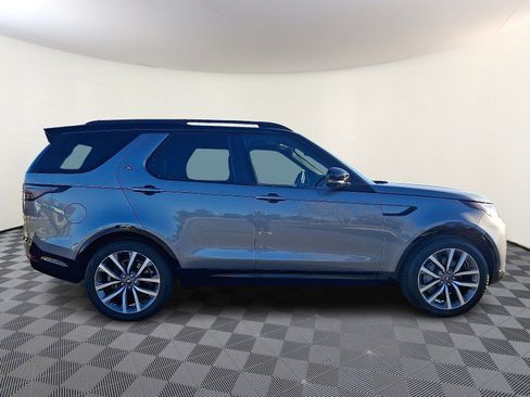 Used 2025 Land Rover Discovery Dynamic SE image 7