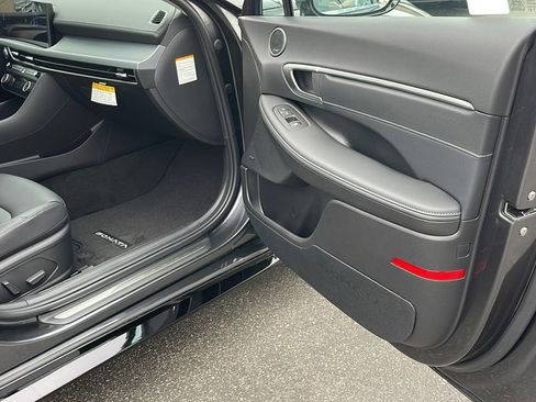 New 2025 Hyundai Sonata Limited image 34