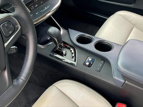 Used 2015 Toyota Avalon XLE image 18