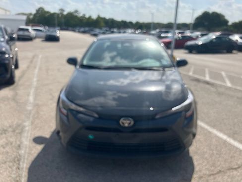 Used 2025 Toyota Corolla LE FWD image 6