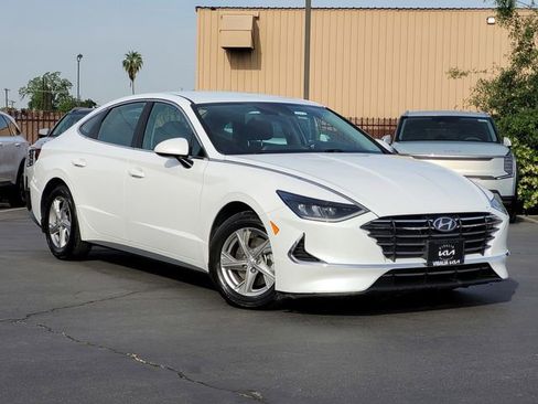 Used 2021 Hyundai Sonata SE FWD image 2