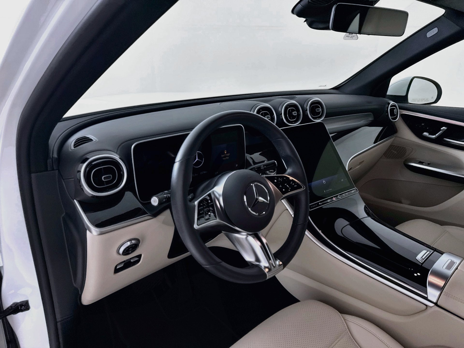 Certified 2025 Mercedes-Benz GLC 300 image 10