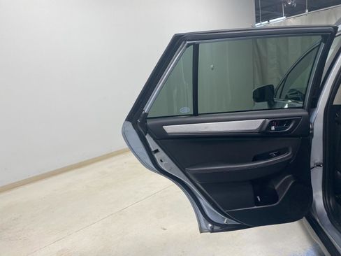 Used 2018 Subaru Outback 2.5i Premium image 22