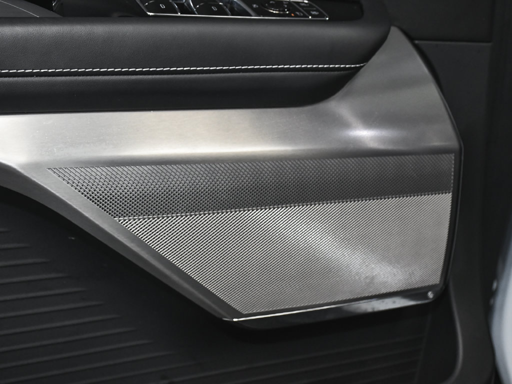 Used 2026 Cadillac Vistiq Platinum w/ LPO, Floor Liner Package AWD/4WD image 11