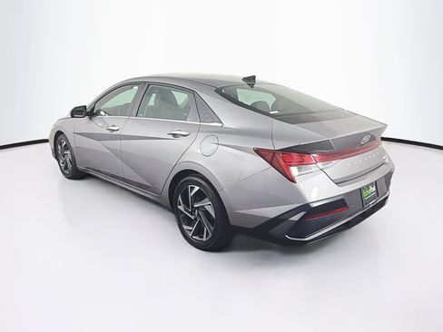 Used 2024 Hyundai Elantra Limited FWD image 5