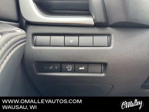 Used 2025 Nissan Rogue SV AWD/4WD image 18