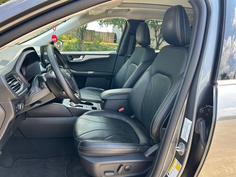 Used 2025 Ford Escape SE w/ PHEV Premium Package FWD image 11