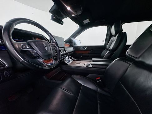 Used 2024 Lincoln Navigator L Premiere image 21