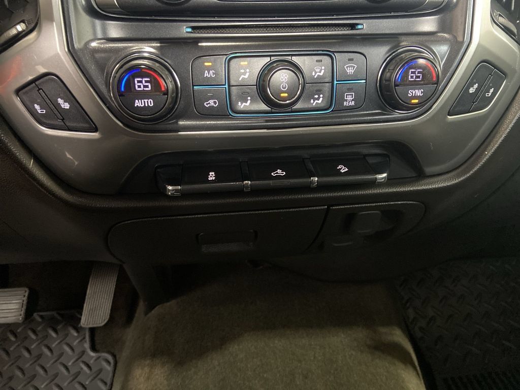 Used 2018 Chevrolet Silverado 1500 LT w/ All Star Edition AWD/4WD image 17