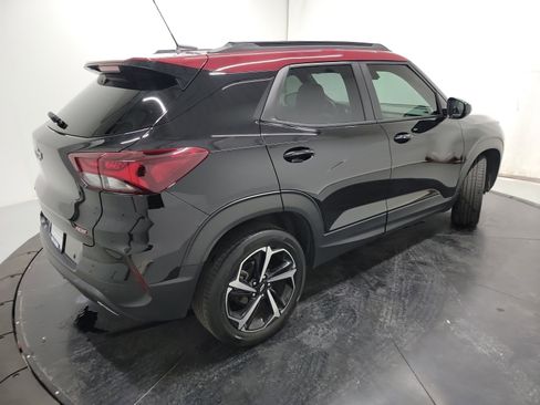 Used 2021 Chevrolet TrailBlazer RS w/ Sun and Liftgate Package image 9