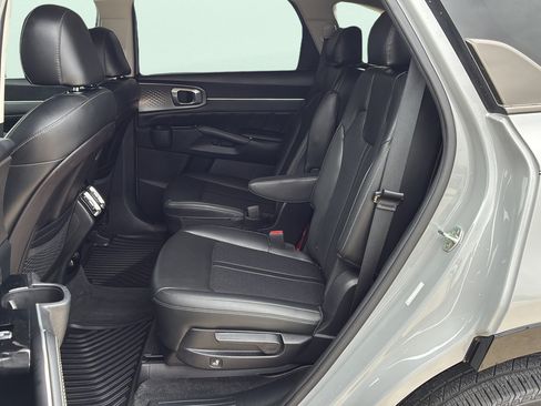 Used 2022 Kia Sorento SX FWD image 17