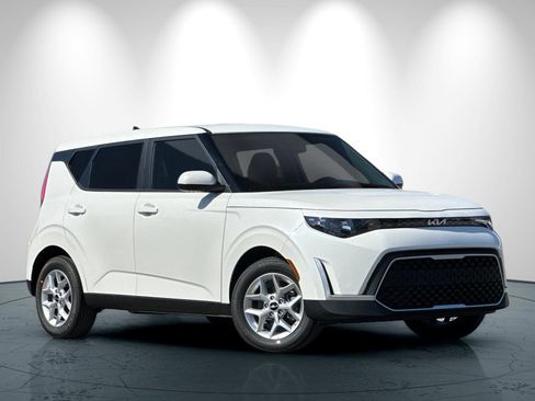 New 2025 Kia Soul LX image 2