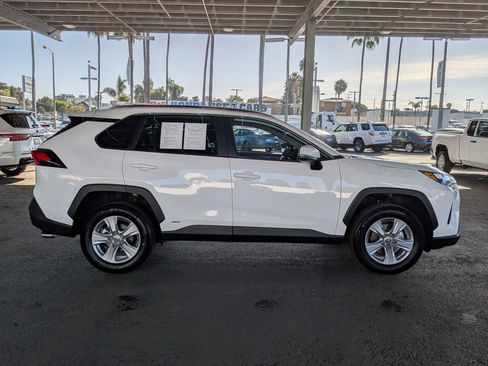 Certified 2025 Toyota RAV4 XLE AWD/4WD image 5