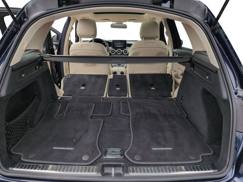 Used 2019 Mercedes-Benz GLC 300 4MATIC image 29
