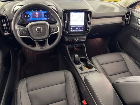 Used 2024 Volvo XC40 B5 Core AWD/4WD image 15