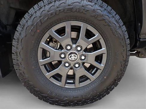 Used 2025 Toyota 4Runner SR5 AWD/4WD image 7