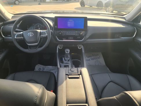 New 2026 Toyota Grand Highlander XLE image 23