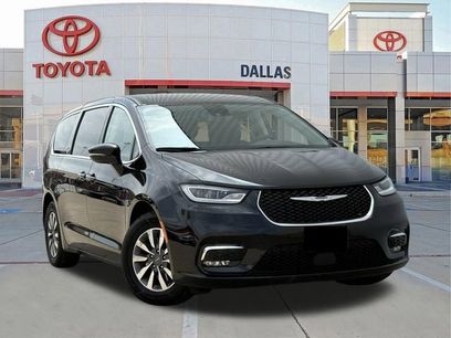 Used 2024 Chrysler Pacifica Limited