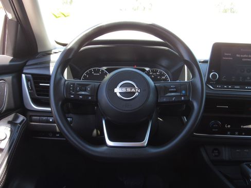 Used 2024 Nissan Rogue SV AWD/4WD image 23