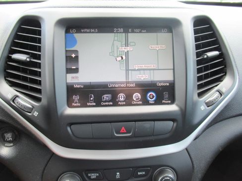 Used 2014 Jeep Cherokee Latitude w/ Comfort/Convenience Group FWD image 25