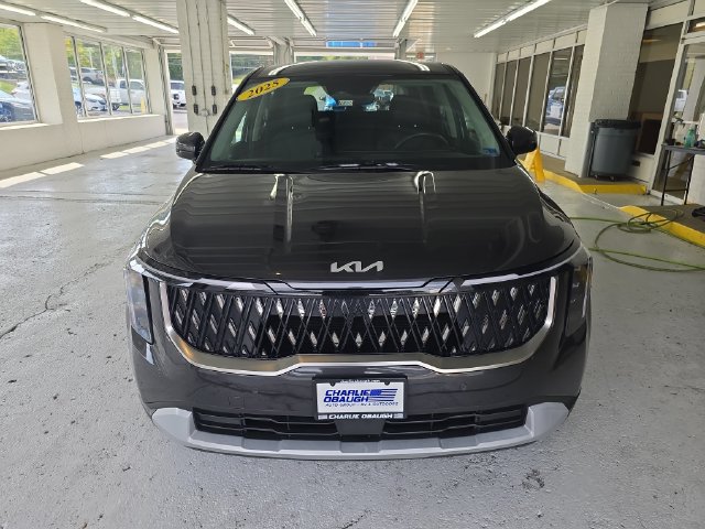 Certified 2025 Kia Carnival FWD image 8