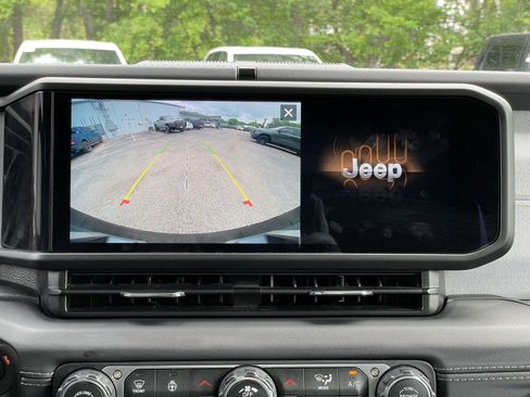 Certified 2025 Jeep Wrangler Unlimited Sahara AWD/4WD image 22
