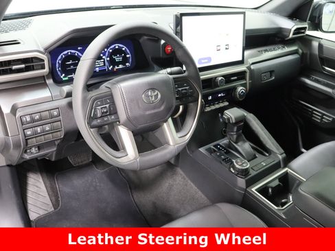 Used 2025 Toyota Tacoma TRD Off-Road image 13