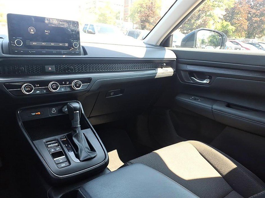 Used 2025 Honda CR-V LX image 15