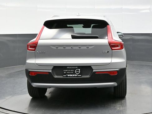 Used 2025 Volvo XC40 B5 Plus image 6