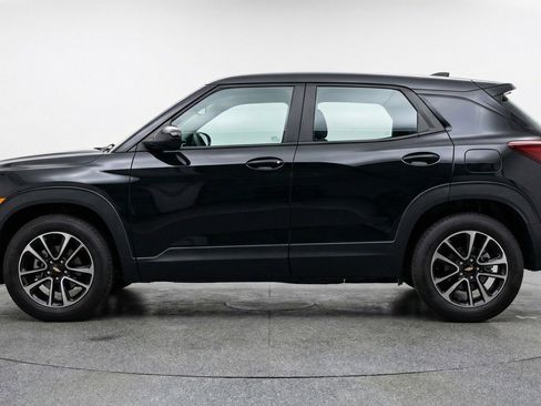 Used 2025 Chevrolet TrailBlazer LT w/ Driver Confidence Package AWD/4WD image 5