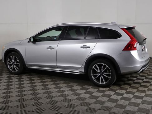 Used 2018 Volvo V60 T5 Cross Country w/ Convenience Package AWD/4WD image 14