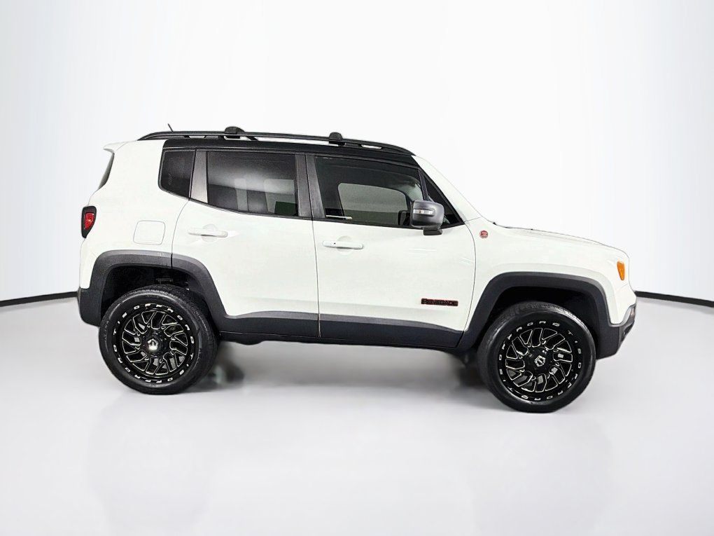 Used 2016 Jeep Renegade Trailhawk AWD/4WD image 11