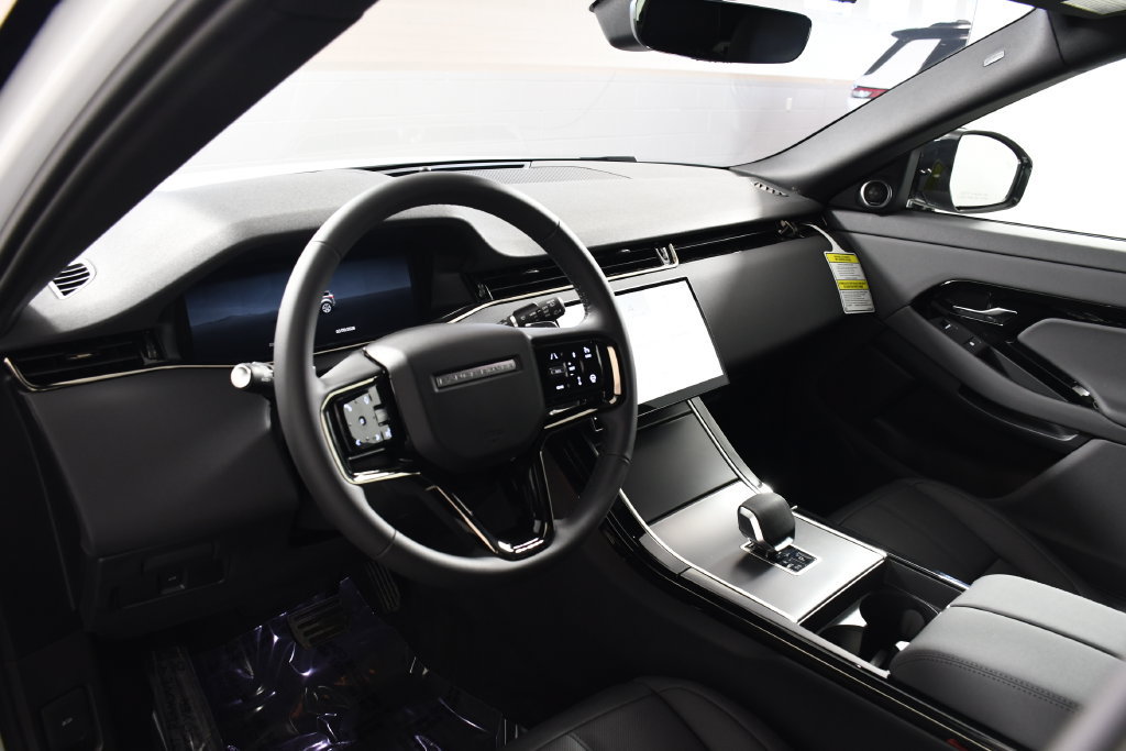 Certified 2026 Land Rover Range Rover Evoque Dynamic SE AWD/4WD image 12