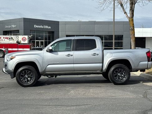 Used 2021 Toyota Tacoma SR5 w/ Technology Package AWD/4WD image 7